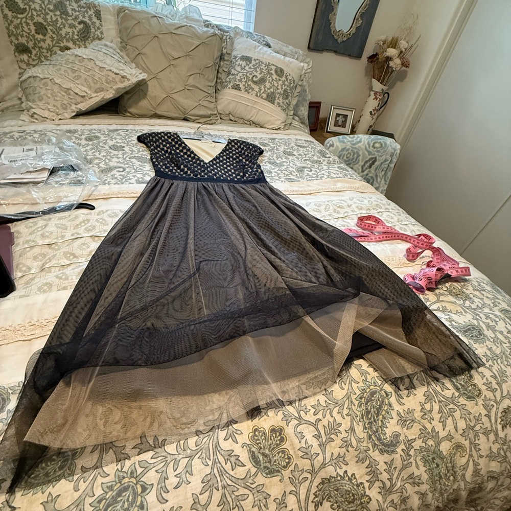 Weston Wear Black and Gray Midi Dress - Picture 10 of 16